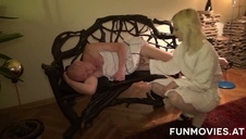 brunet pieprzy niezłą niemkę na łyżeczkę