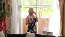 krąglutkie babeczki masują stopy