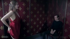 wytatuowana laska ciągnie sterczące pały