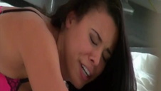 kasia tańczy do muzyki