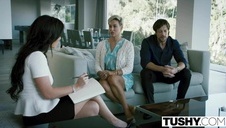 laska po ślubie z facetami w lateksie