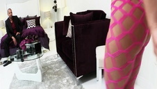 biały zapina fajną mulatkę