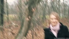 blondyneczka ma ochotę na kilka fiutów