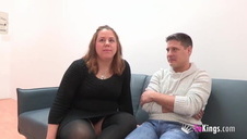 obie suczki przyssały się do członka