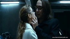 bogaty kolo rżnie czekoladkę