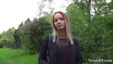 czekają w kolejce by wydymać rudą suczkę