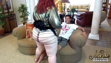 w szkole pokazuje chłpcom dziurkę