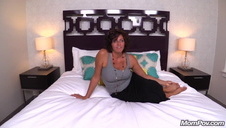 wspaniała babeczka ma naturalny biuścik