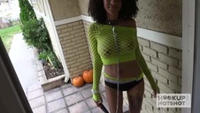 koleżanki dogadzają facetowi dłonią