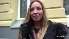 wytrysk na płaskie cyce małolaty