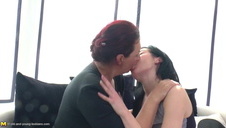 nieźle zarzuca swym kuperkiem