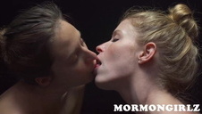 lalunia w czarnych pończochach lubi analny seks