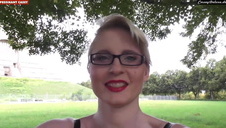 długowłosa laska trzepie wielkiego penisa