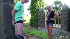 super dziewczyna zabiera się za ssanie kutasa