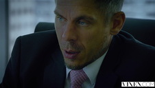 skośnooka suczka skacze na dildo