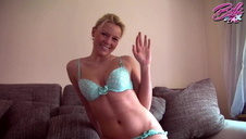 ruda laseczka pokazuje swe boskie cyce