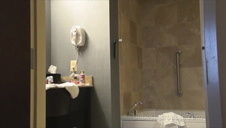 seks z ładnym kociakiem w pokoju hotelowym