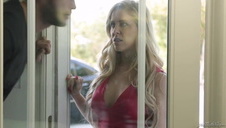 zgrabna suczka połyka bolca