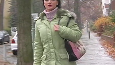 uczennica z pięknymi stópkami lubi dymanie od tylca