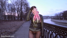 obie dziunie mają ochotę go ujeżdżać