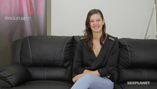 w jej pięknym dekolcie można się zakochać