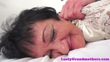 ściska jej cyce i ruch ją na stojaka