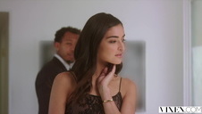 seksowna blondynka w kręconych włosach