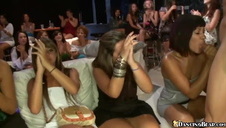 wyruchał piękną czekoladkę na dworze