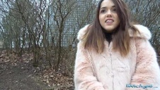 różowe włosy laski posuwanej od tylca