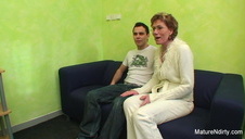 palcująca się latynoska