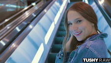 murzynek lubi dymać laseczki w dzióbki