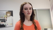 seksowna studentka jedzie na dwa baty