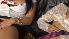 blondyna liże kakaowe oczka czekoladek