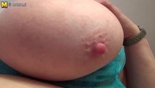 napalona osiemnastka daje sobie z palca