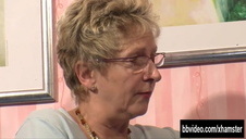 lizanie cyców i seksik na kanapie