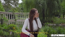 okrągłe melony i sterczące sutki