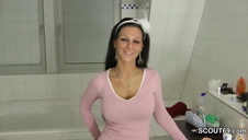 niezła niunia wyruchana na schodach