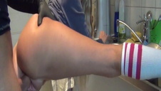 obciąga w kiblu żylastego kutasa