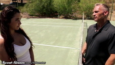 wesoła japonka ma kutasa miedzy cyckami