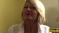 milfetka puściła się z sąsiadem uległa i zdradziła swojego męża