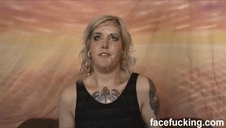 brodacz posuwa małą latynoskę