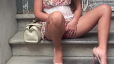 cycata lodzika w czerwonej bieliźnie