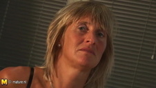 jebanie blondyny na trawie