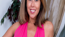 zobacz jej krągły biuścik