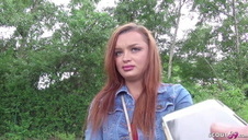 posuwa swą dziewczynę i jej niezłą mamuśkę