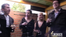 blondi z niezłą dupcią lubi podwójną penetrację