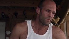 brunetka pieści się różową szparą