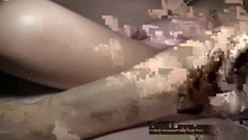 czarna suka ssie białego fiuta