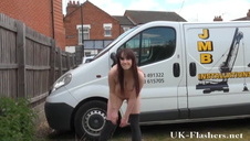 łysy murzynek pieści jej gorące ciało