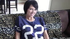 uwielbia masować swoją pizdeczkę